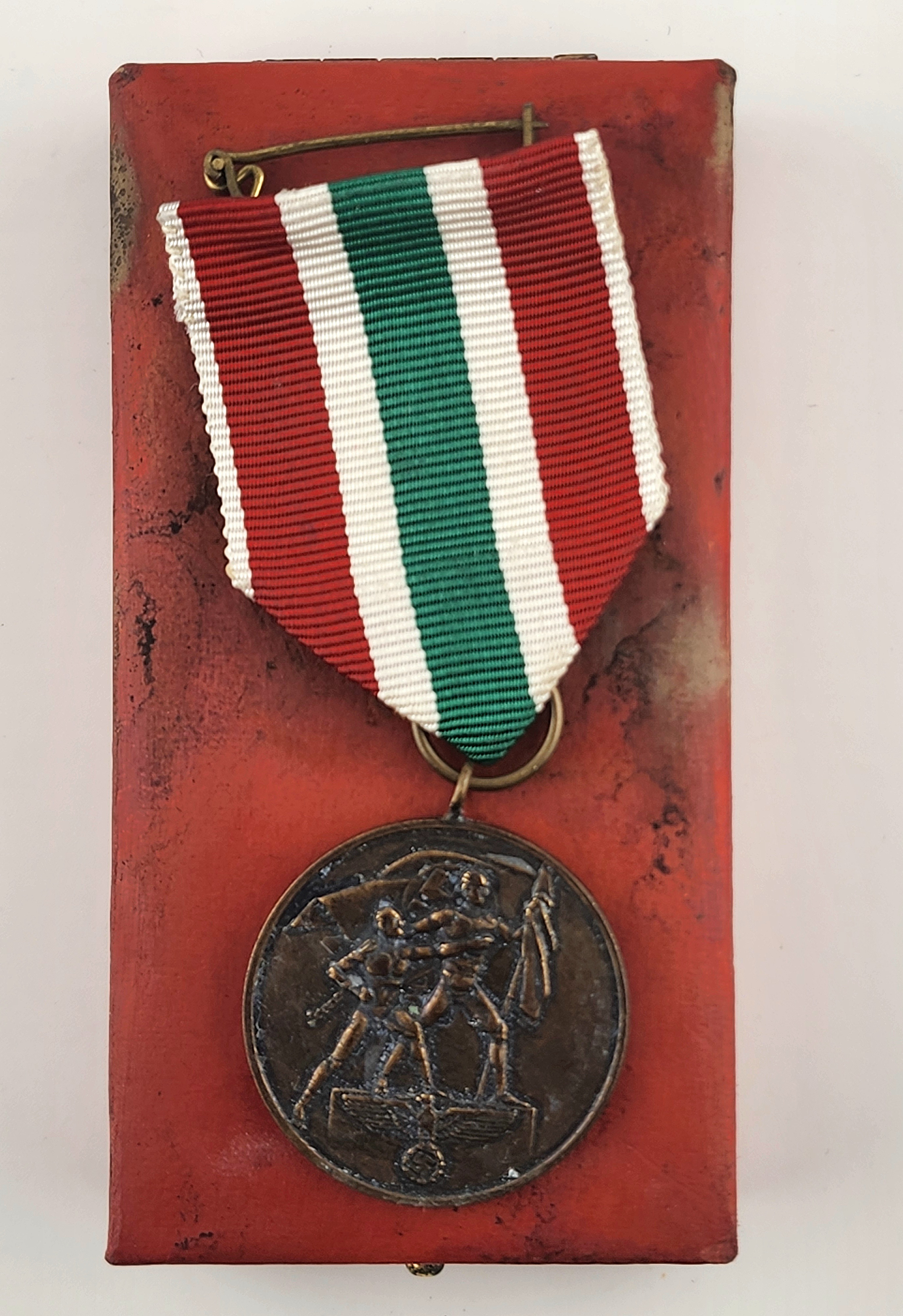 Commemorative Medal of the Return of the Memel District.
